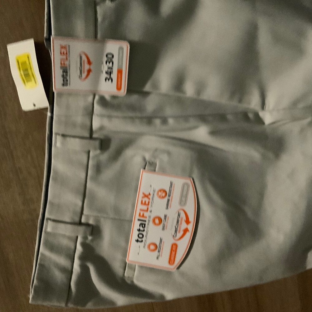 Men’s Khaki Pants NWT
